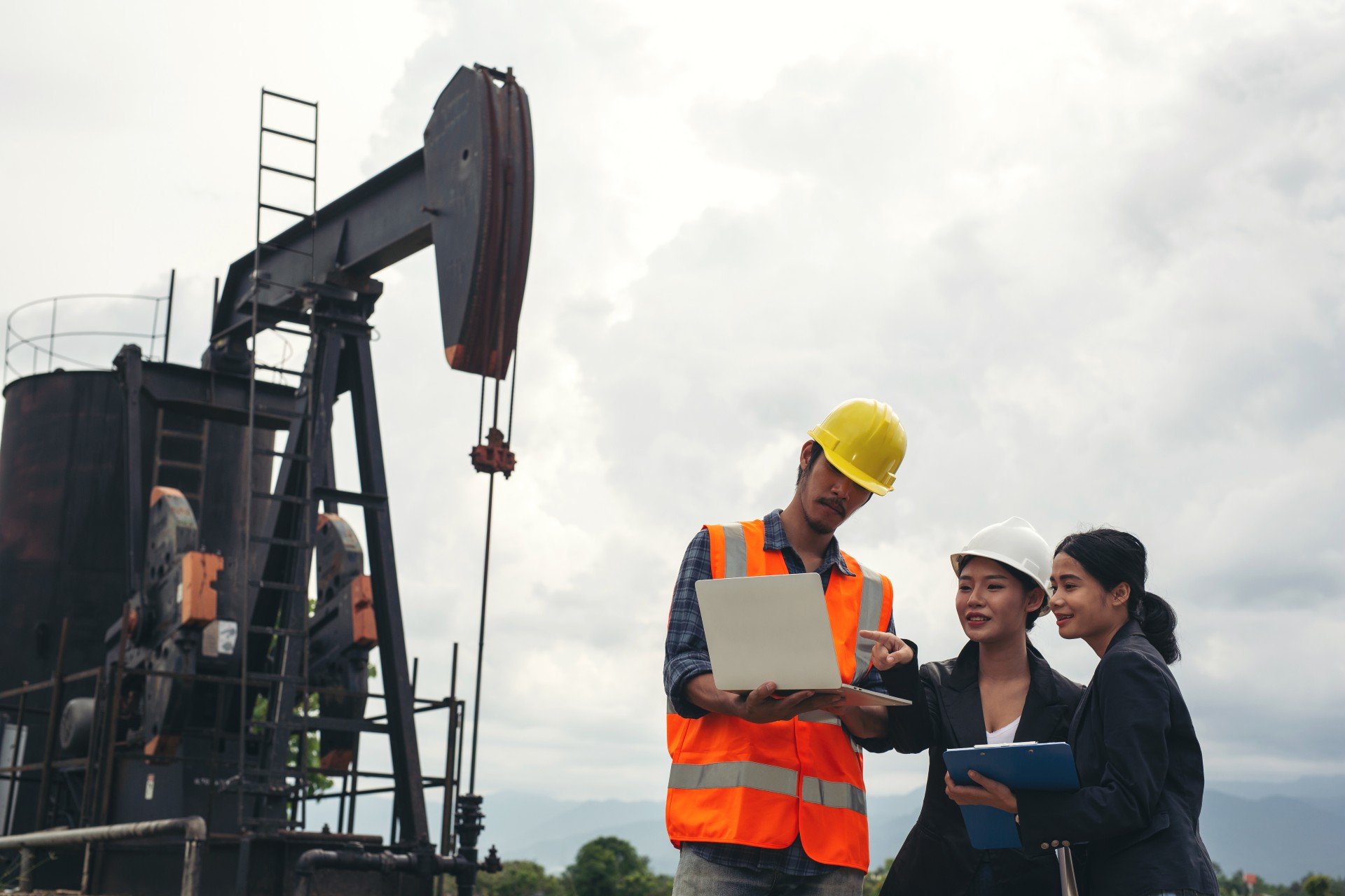Petroleum Engineering Salary in India: Roles, Pay & Growth