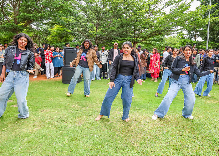 Flashbeat Brings Campus to Life with High-Energy Student Flash Mob